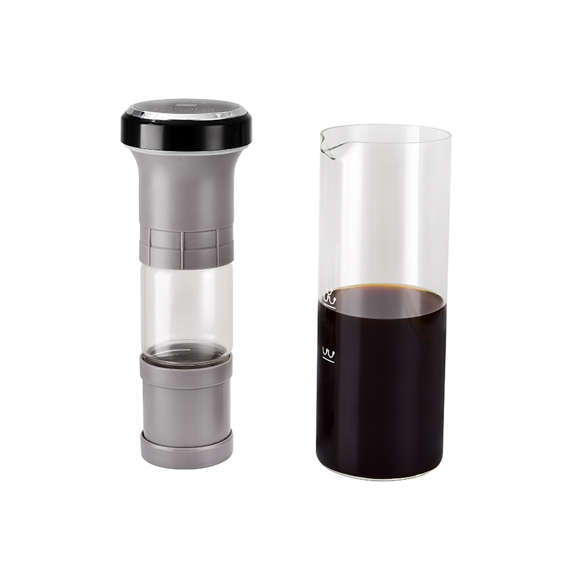 Cold brew maker for coffee and tea