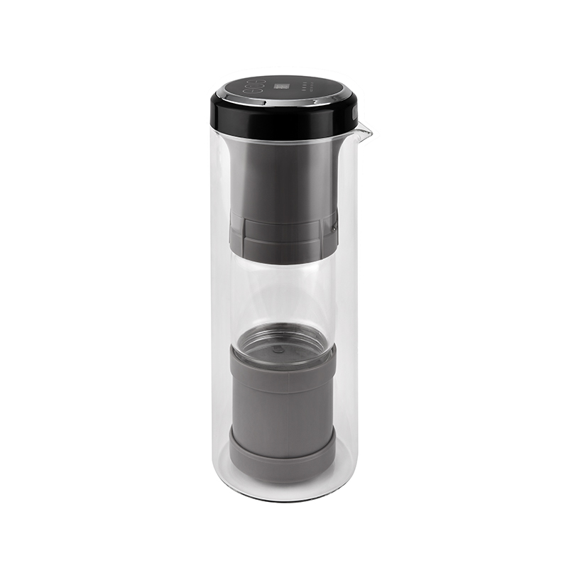 Cold brew maker for coffee and tea