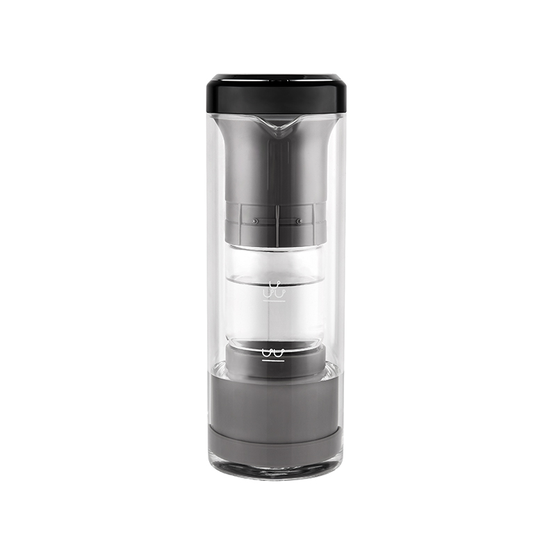 Cold brew maker for coffee and tea