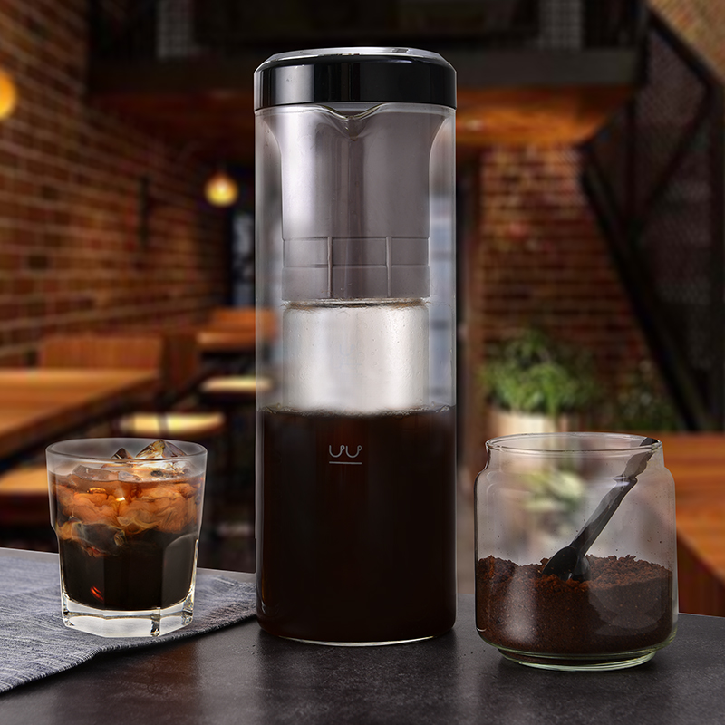 Cold brew maker for coffee and tea